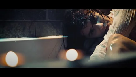 Prizor iz videospota Večna